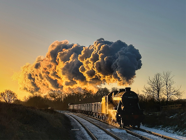 A day of Winter steam photography at the GCR featuring resident 9F as 92000 hauling mineral wagons